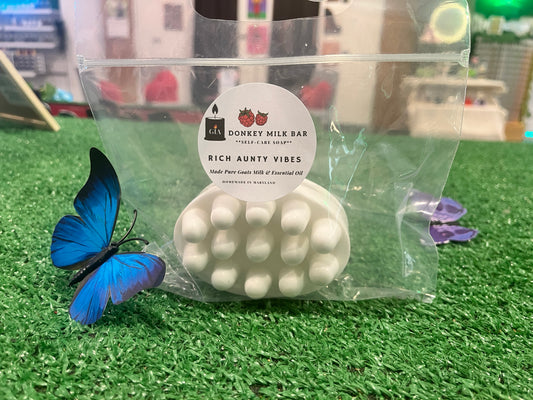 (Rich Aunty Vibes) Massage Body Bar 🧼